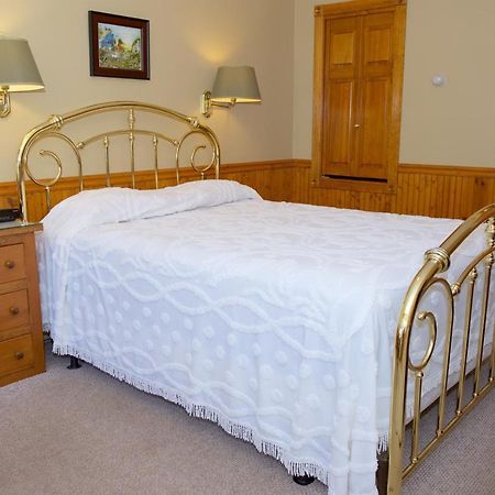 מילפורד Myer Country Motel מראה חיצוני תמונה