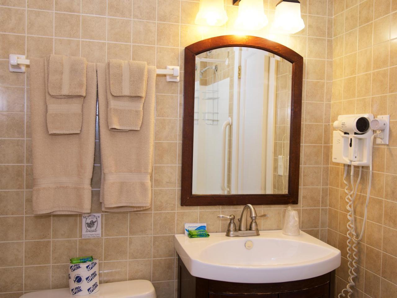 מילפורד Myer Country Motel מראה חיצוני תמונה